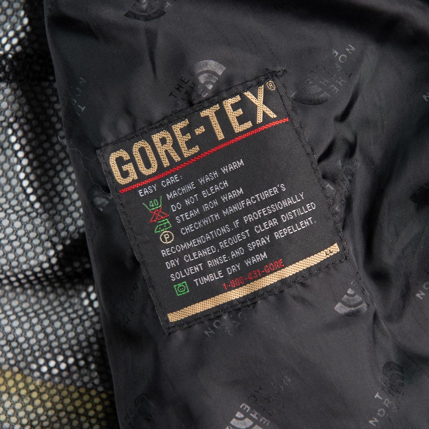 Vintage Y2K The North Face Summit Series Gore-Tex XCR Jacket w/ Zip-In Fleece Men's Medium